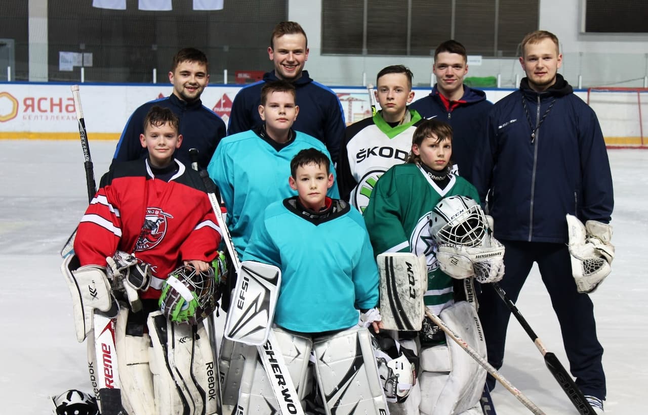 Фотоотчет: показательная тренировка для ребят-вратарей ДЮСШ